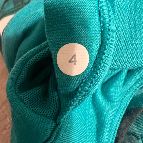 lululemon athletica Teal Camouflage Multi‑Strap Sports Bra Sz/4 - Picture 9 of 9